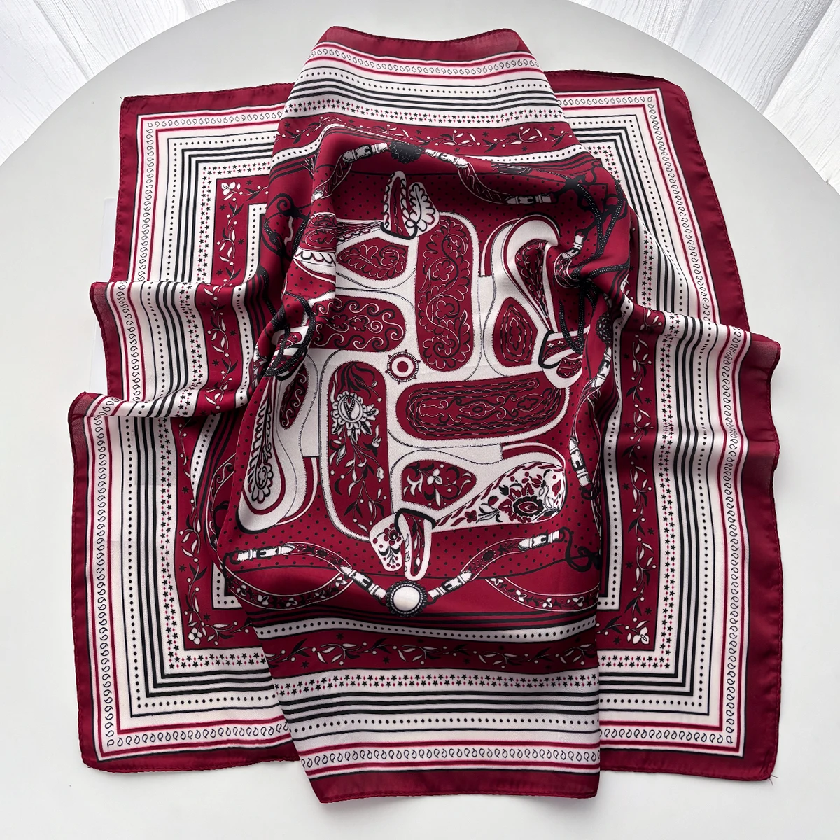 Syal Motif Rantai Mewah Wanita - Silk Neck Scarf ulasan dan harga