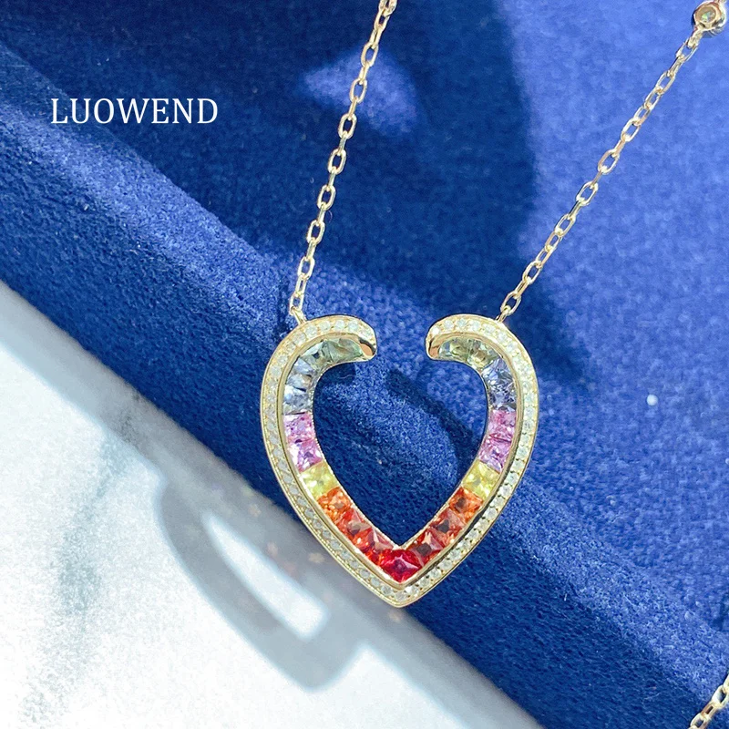 

LUOWEND 100% 18K Yellow Gold Necklace Women Romantic Heart Shape Shiny Diamond Natural Color Sapphire Necklace Wedding Jewelry