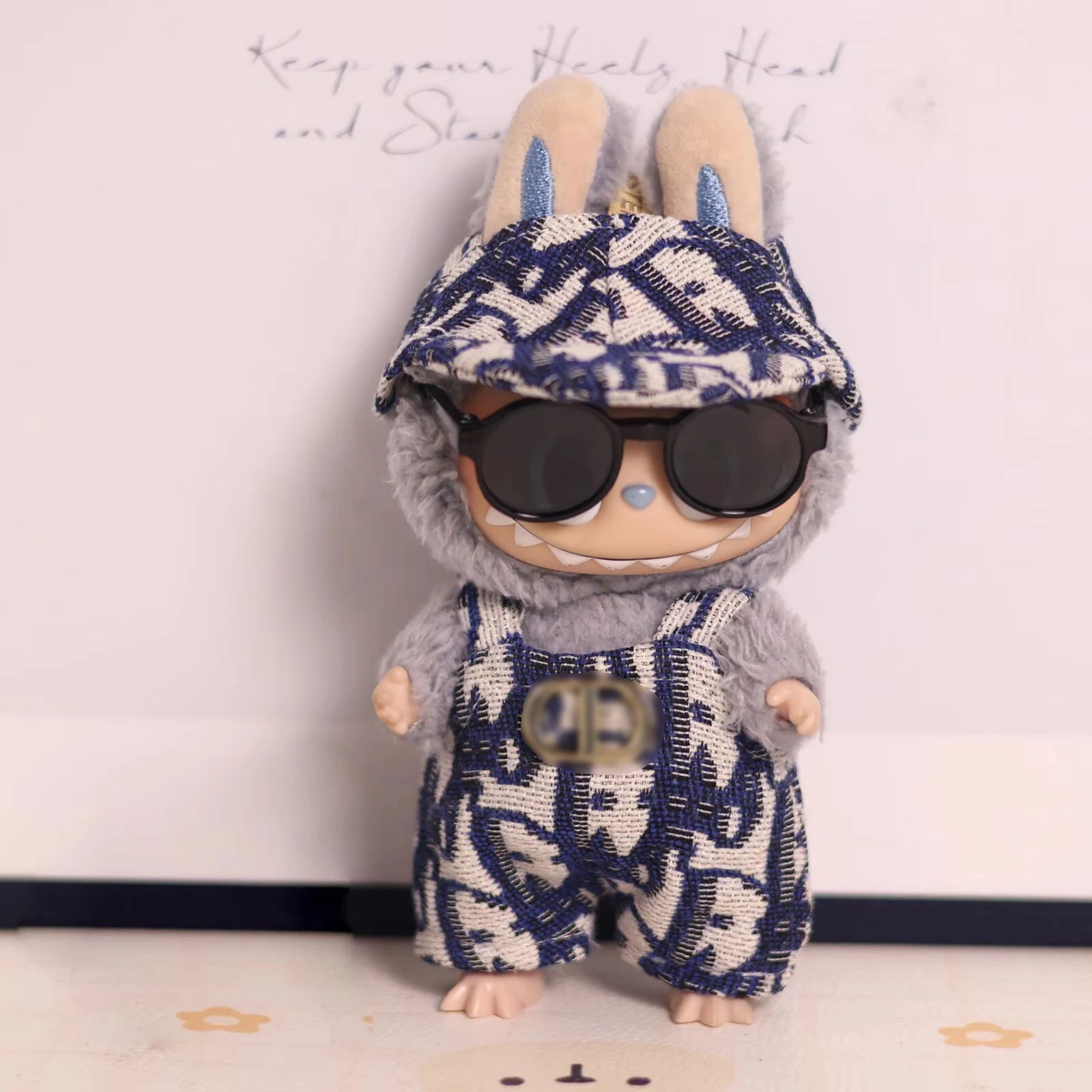 17cm Labubu Doll Clothes Advanced luxury design original Heartbeat Macaron Labubu Doll Clothes Changing Light clothes