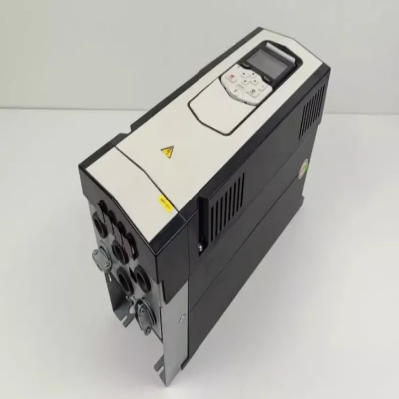 العلامة التجارية الجديدة الأصلي محرك التردد المتغير ACS880-01-032A-3 ACS880-01-038A-3 ACS880-01-02A1-5 ACS880-01-03A0-5