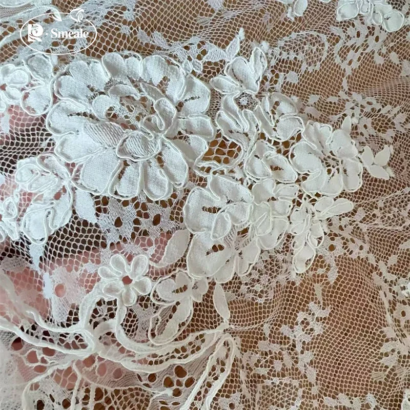 3 Meter. Offweißes Seil mit gestickten Blumen und Wimpernspitze. Baumwollstoffe zum Nähen von Spitzen, nigerianische Textilspitzenstoffe. – Detail 5