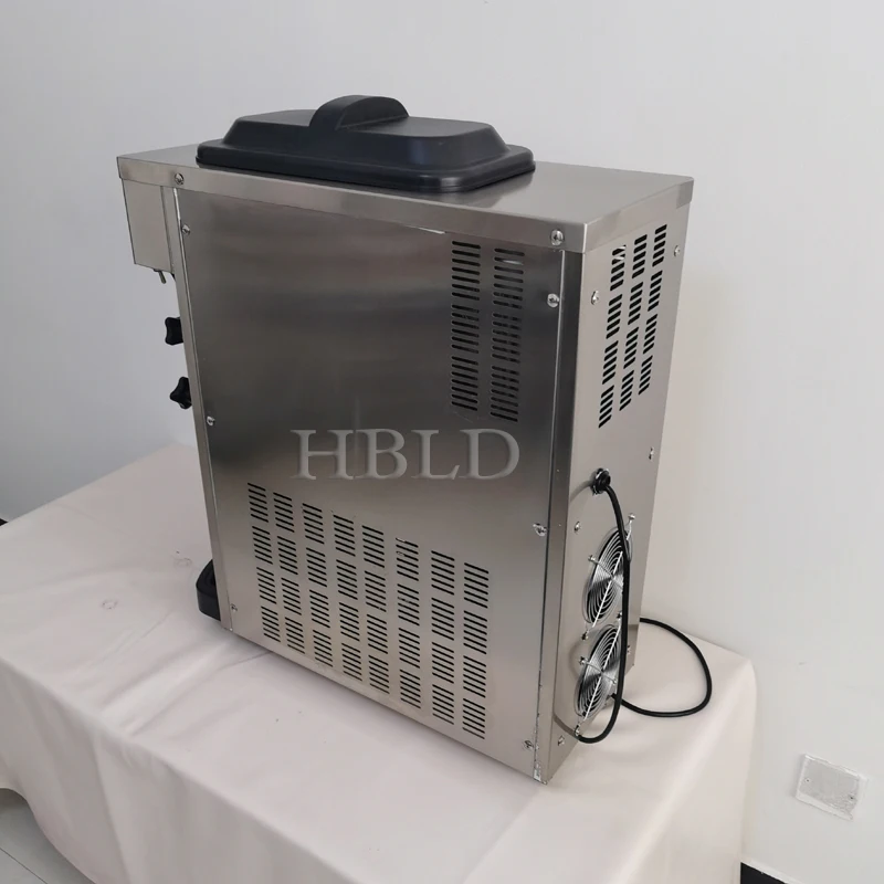 

Commercial Single Head Ice Cream Machine, Multifunctional Small Strawberry Sundae Machine For Sale In France