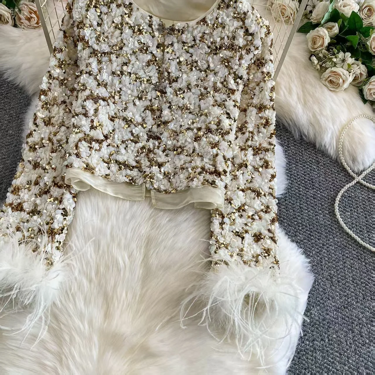 Women's European Style Diamond Studded Sequin O-Neck Jacket Luxury Splicing Hairy Long Sleeve Top Palace Style