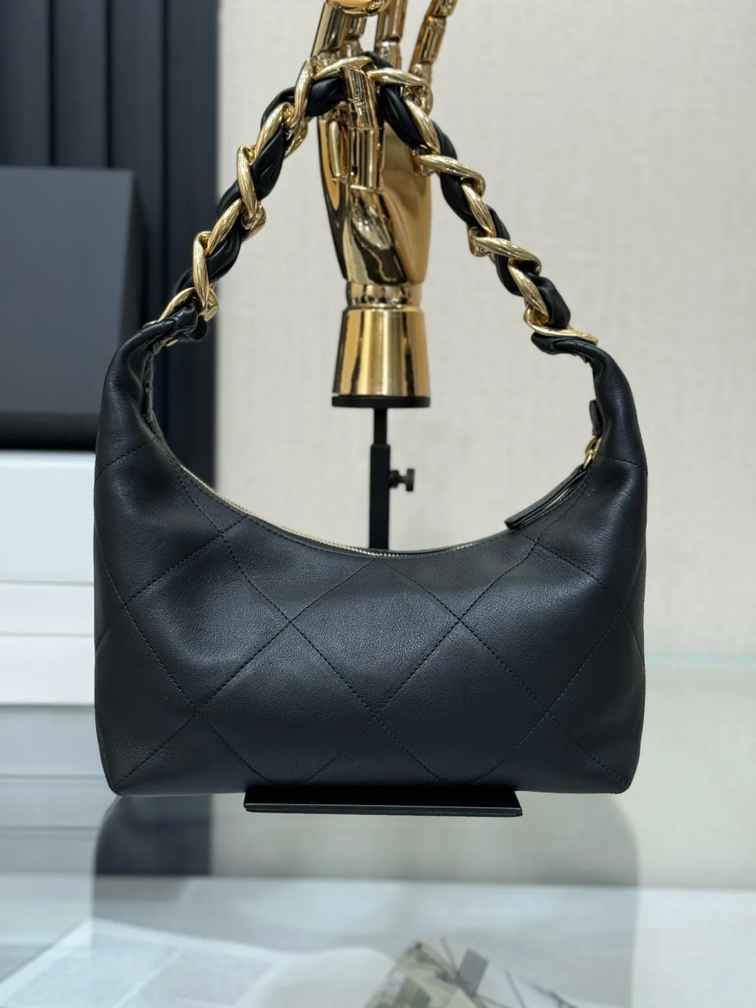 

Fashionable small fragrance soft leather bag with crossbody chain bag for women, 2025 new high-end style, large capacity mouth c