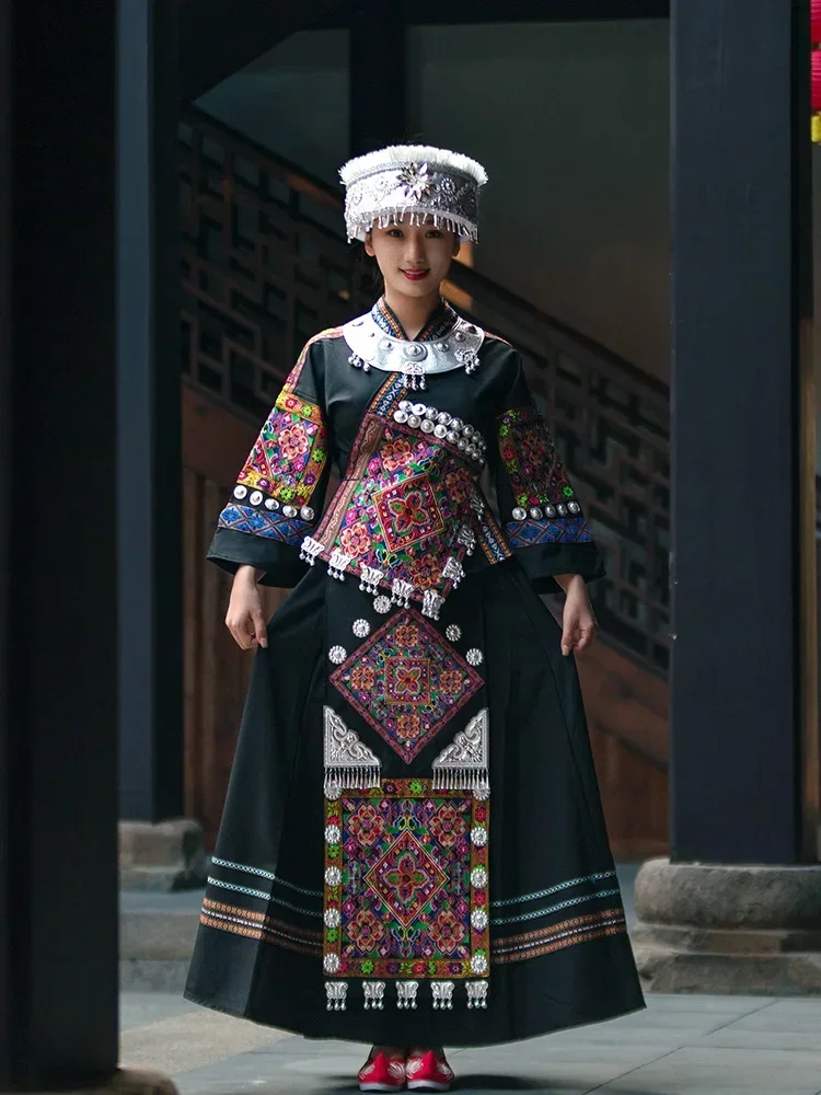 4-piece set of adult embroidery dance performance costumes for Yunnan Dong ethnic group