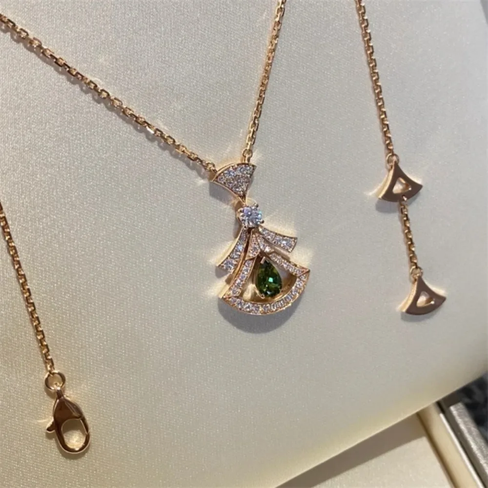 2025 قلادة فاخرة جديدة تصميم رائع مجوهرات للنساء الفتيات أنيقة أنيقة حفلة عطلة عيد الميلاد #2