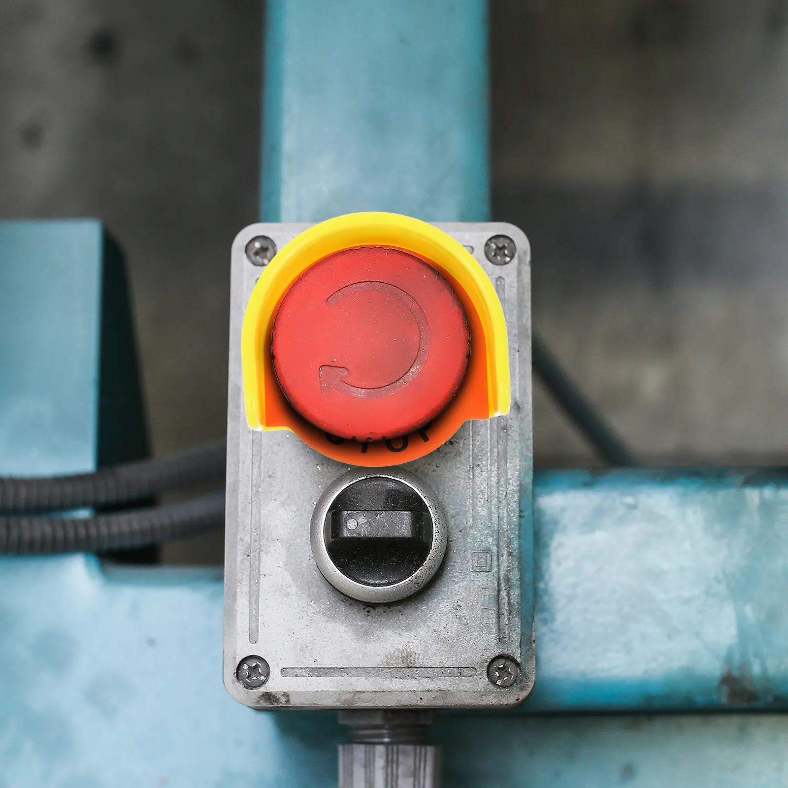 Yellow Emergency Stop Button Protective Cover – Industrial Push Button Safety Guard for Heavy-Duty Equipment
