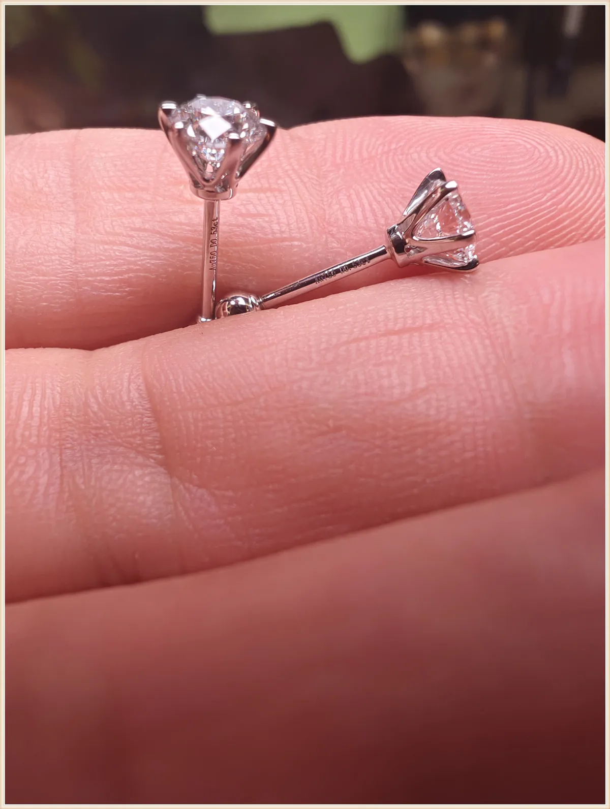 

18K Solid gold Lab Grow diamond 6 claw ear spikelets ball bead ear plug 50 min IGI Certificate CVD/HPHT ear buckle Fashion earri