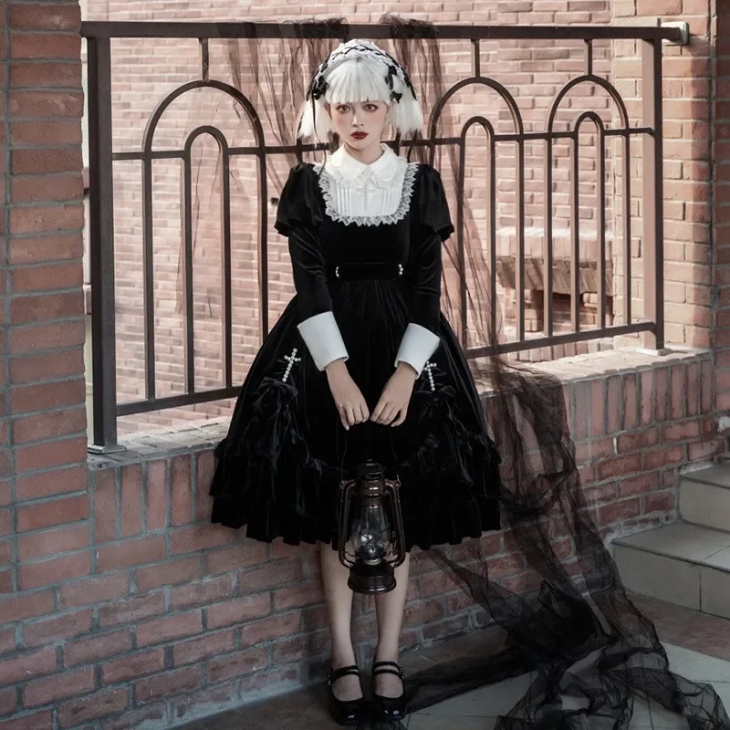 Jesienno-zimowa Gothic Lolita sukienka Retro z długim rękawem aksamitna ciemna Lolita księżniczka sukienka Vintage Cross OP kostium na Halloween