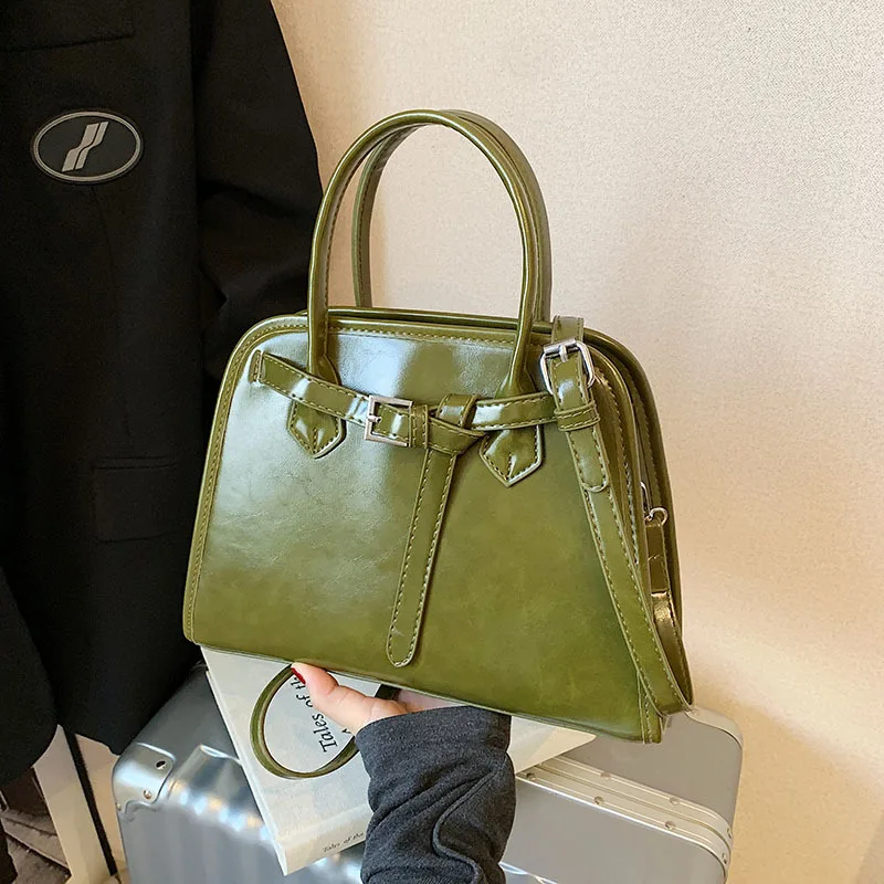 

2025 Retro-Chic Shoulder Bag - Trendy Crossbody Purse for Women, Minimalist Vegan Leather Handbag for Office & Weekend