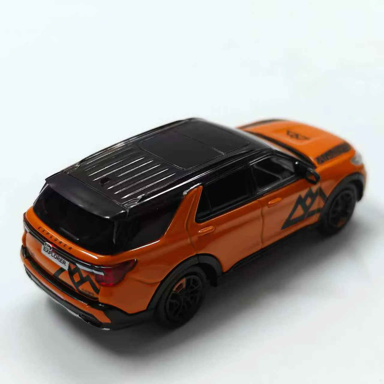 Diecast Maßstab 1:64 Changan Ford Explorer Campingplatz Legierung Auto Modell Sammeln Spielzeug Geschenk Souvenir Display Ornament