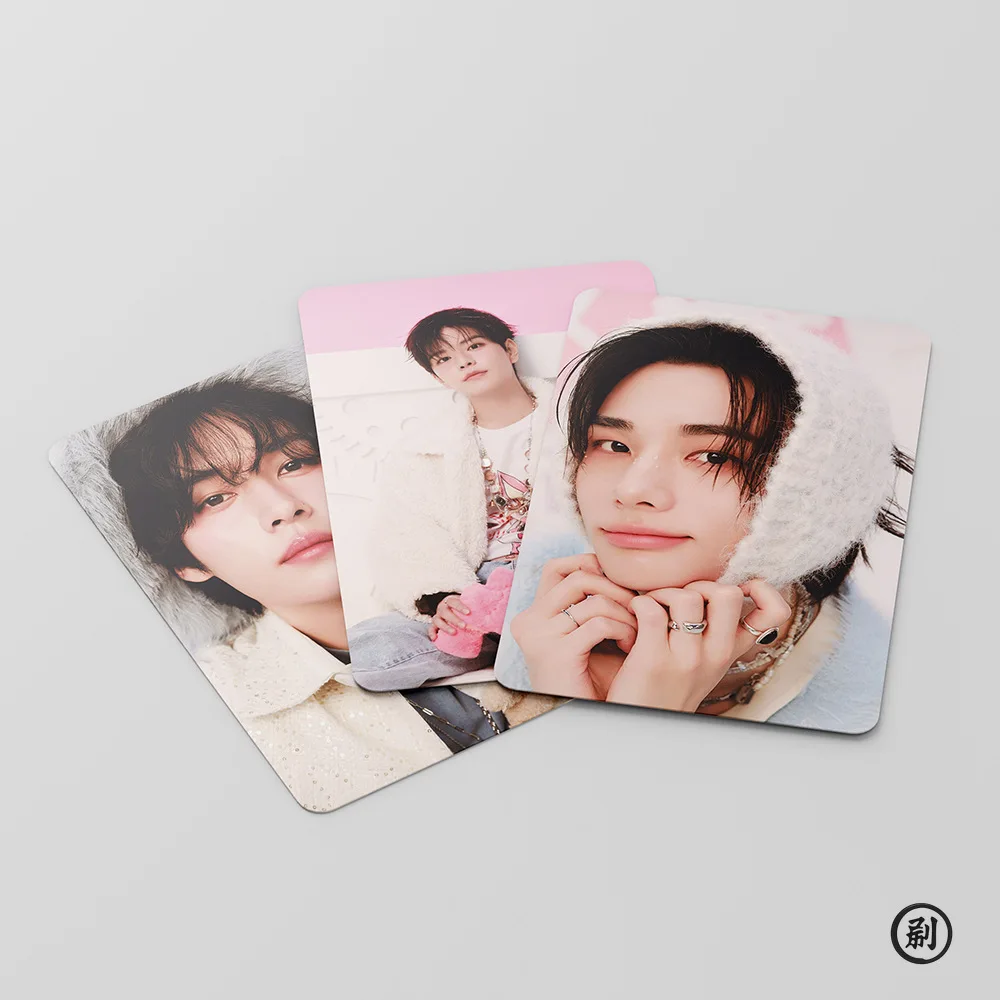 ชุดสะสม Stray Kids 55 ชิ้น – โปสการ์ดอัลบั้มและโฟโต้การ์ดสำหรับแฟนคลับเคป๊อป