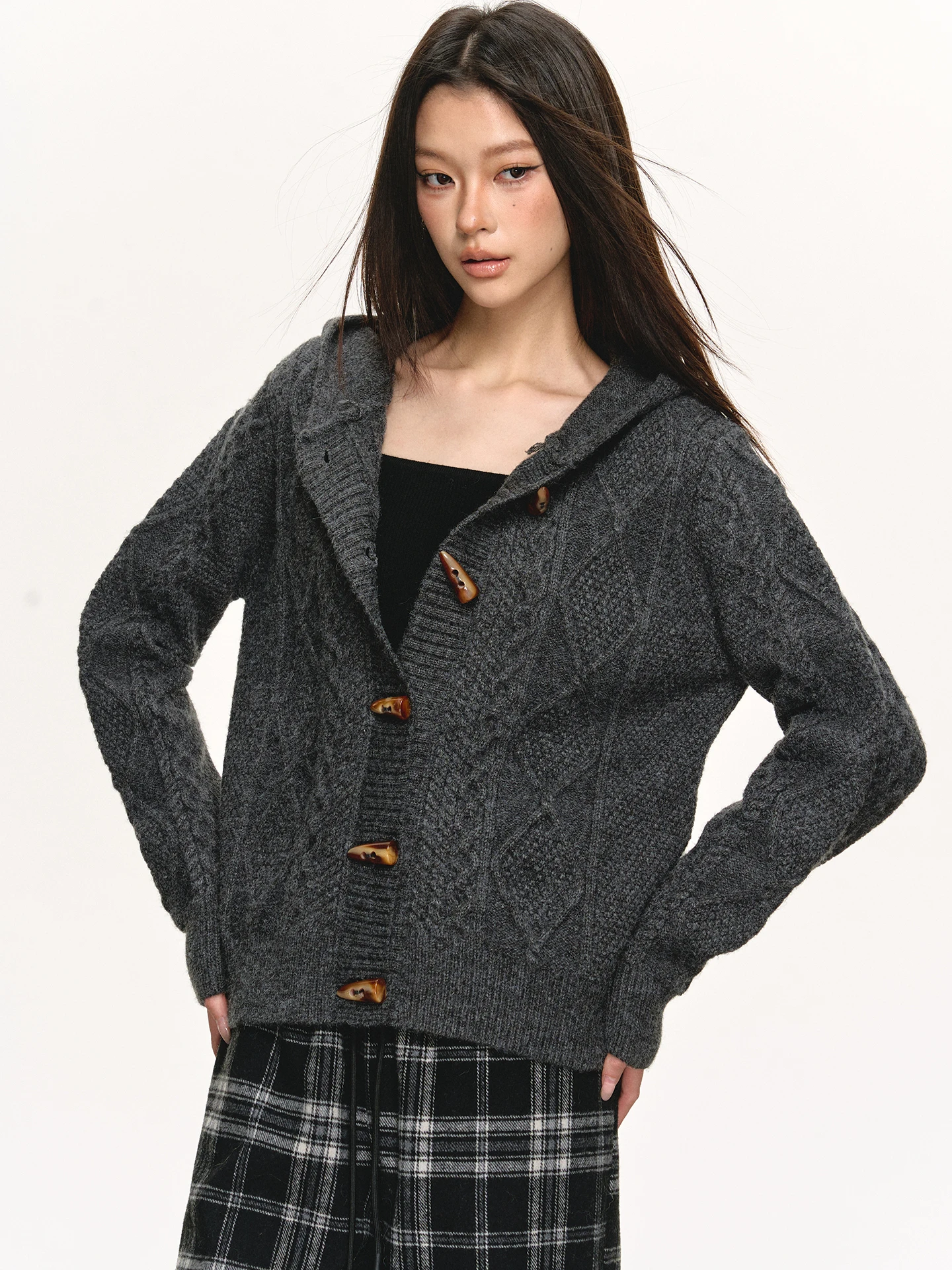 

Anna Aneae Design Loose Knitted Coat with Horn Buttons for Women Spring Season Casual Sle High Quali Lazy Faion