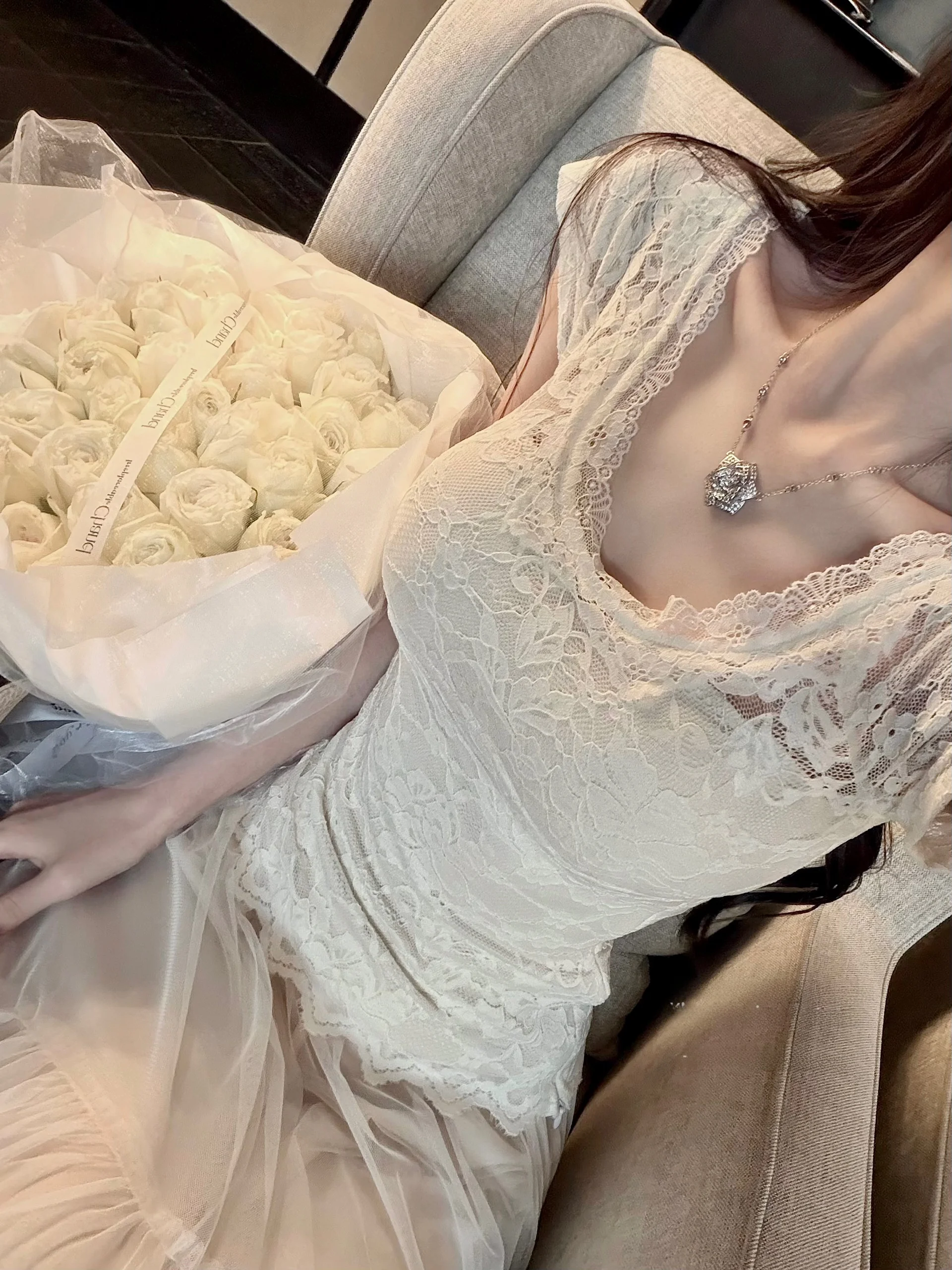 

Женская футболка Pure Desire с кружевом и коротким рукавом, сексуальный топ с открытой спиной, летняя повседневная модель из нейлоновой ткани с V-образным вырезом, стандартной длины, тонкая.