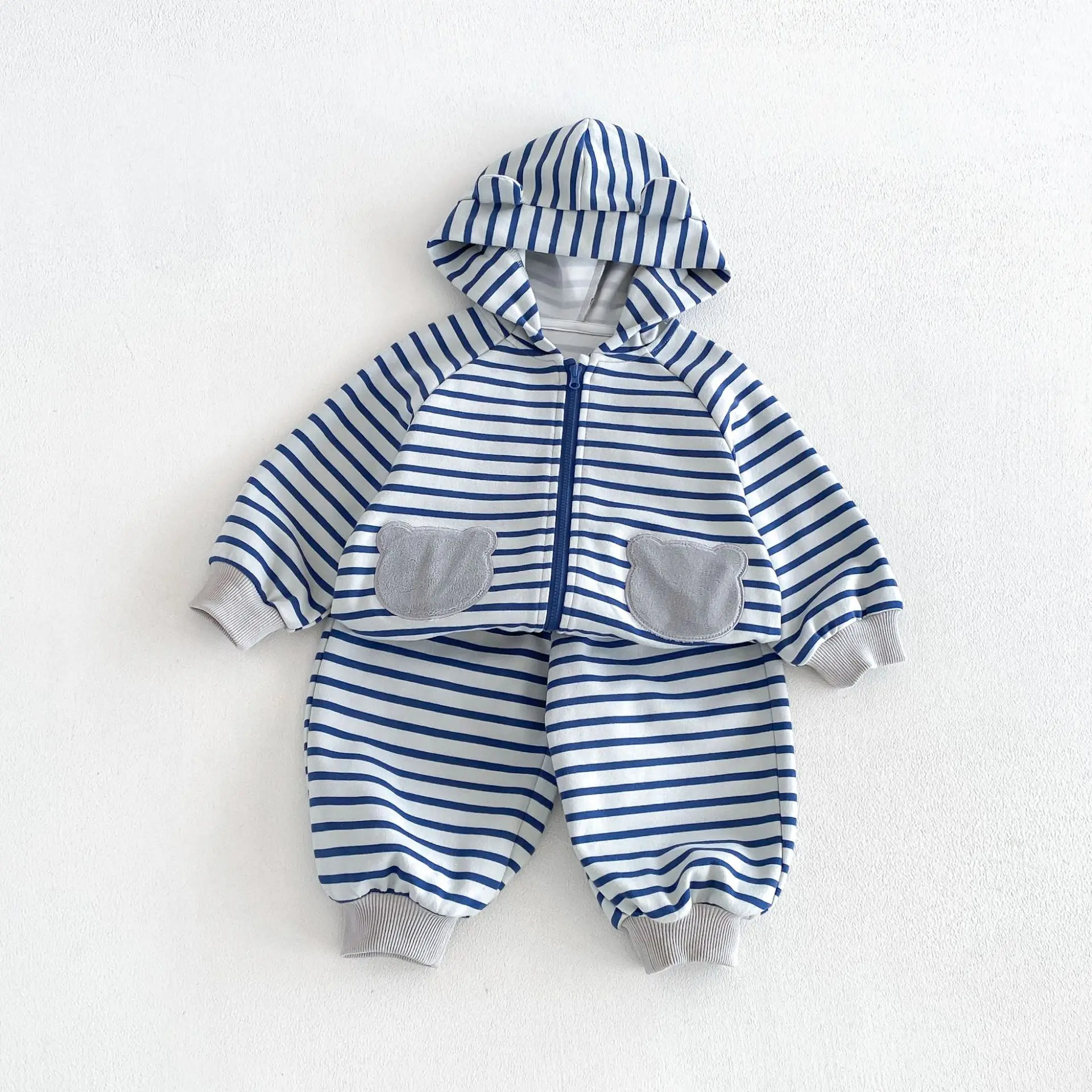 conjunto-de-sudadera-con-capucha-a-rayas-y-pantalones-deportivos-para-ninos-otono-2026-sudadera-con-parche-de-letras-para-bebe-conjunto-deportivo-de-2-piezas