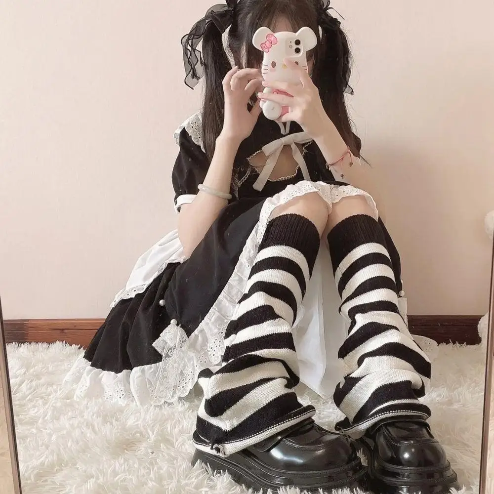 Calentadores de piernas góticos a rayas para mujer, calcetines largos de Lolita blancos y negros, calcetines de invierno japoneses tejidos, calentadores de brazos y tobillos, cubierta de piernas anchas