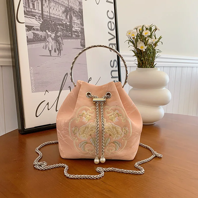 New Chinese Style Embroidered Summer Small For Women In 2024, New Fashionable Bucket Bag, High-End Single Shoulder Crossbody Bag