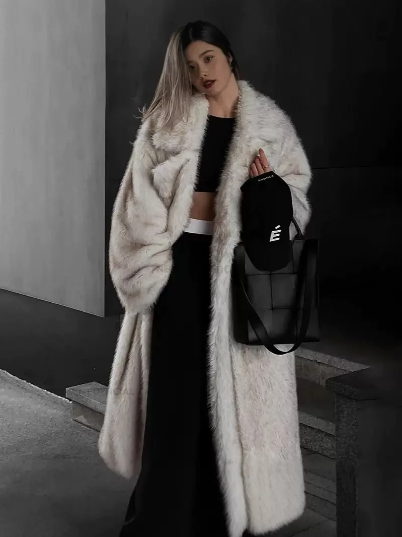 صديقة للبيئة طويلة السيدات معطف الفرو فو الخريف الشتاء جديد Sle محاكاة الشعر الاصطناعي مصممة التلبيب معطف ملابس خارجية