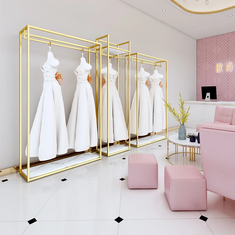 

Bridal Store Interior Design Shinny Gold Lady Wedding Dress Display Rack Stand Luxury Bridal Gown Display Showcase