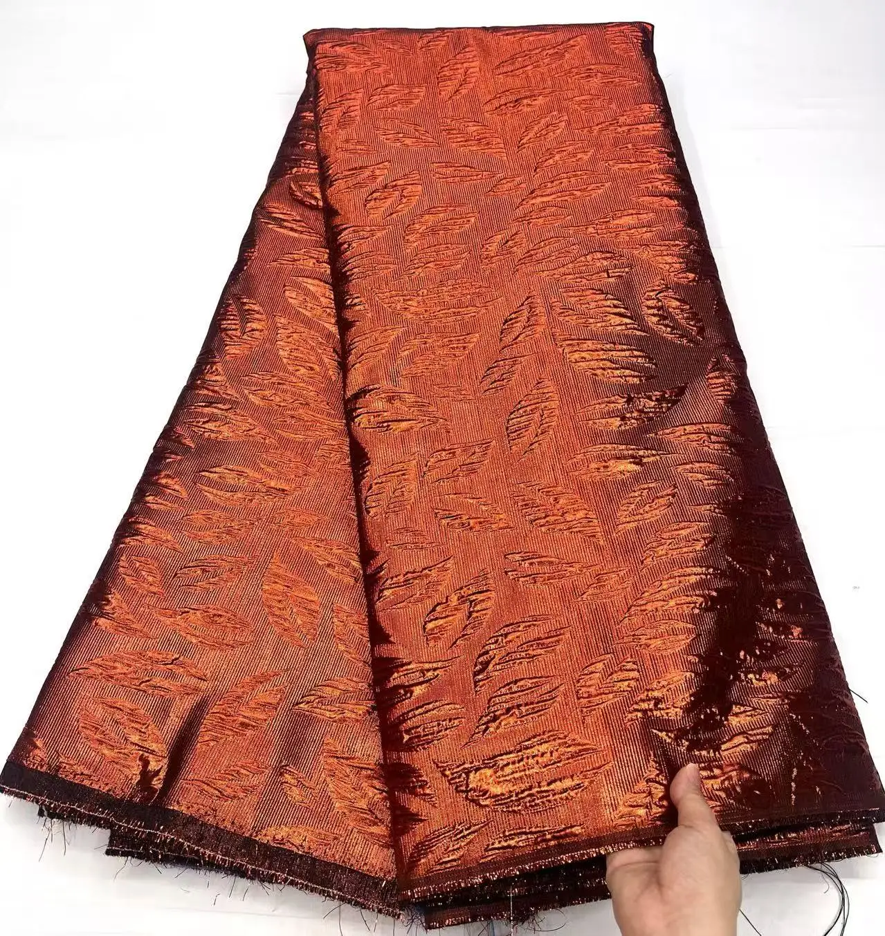 Tessuto di pizzo broccato jacquard francese di lusso 2025 Tessuto di pizzo dorato Nigeria di alta qualità per abiti da sposa da festa da donna cucito