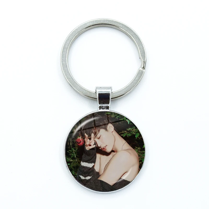 Lee Jong Suk Photo Keychain Glass Cabochon KeyRing Bag Car Key Chain Ring Holder Charms Jewelry Gifts