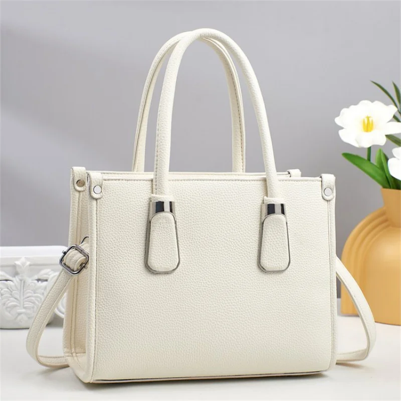 

Шикарная женская сумка из кожи с принтом Jaguar, модная повседневная сумка Paris, просторная, мягкая, на каждый день, изысканный вид ​