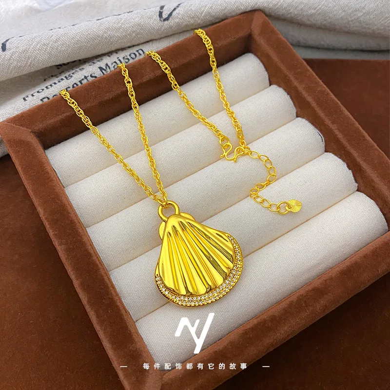 قلادة من الذهب الحقيقي عيار 24 قيراط مرصعة بالألماس على شكل مروحة حلوة عيار 9999 من الذهب الخالص مرصعة بالألماس قلادة على شكل صدفة معدنية