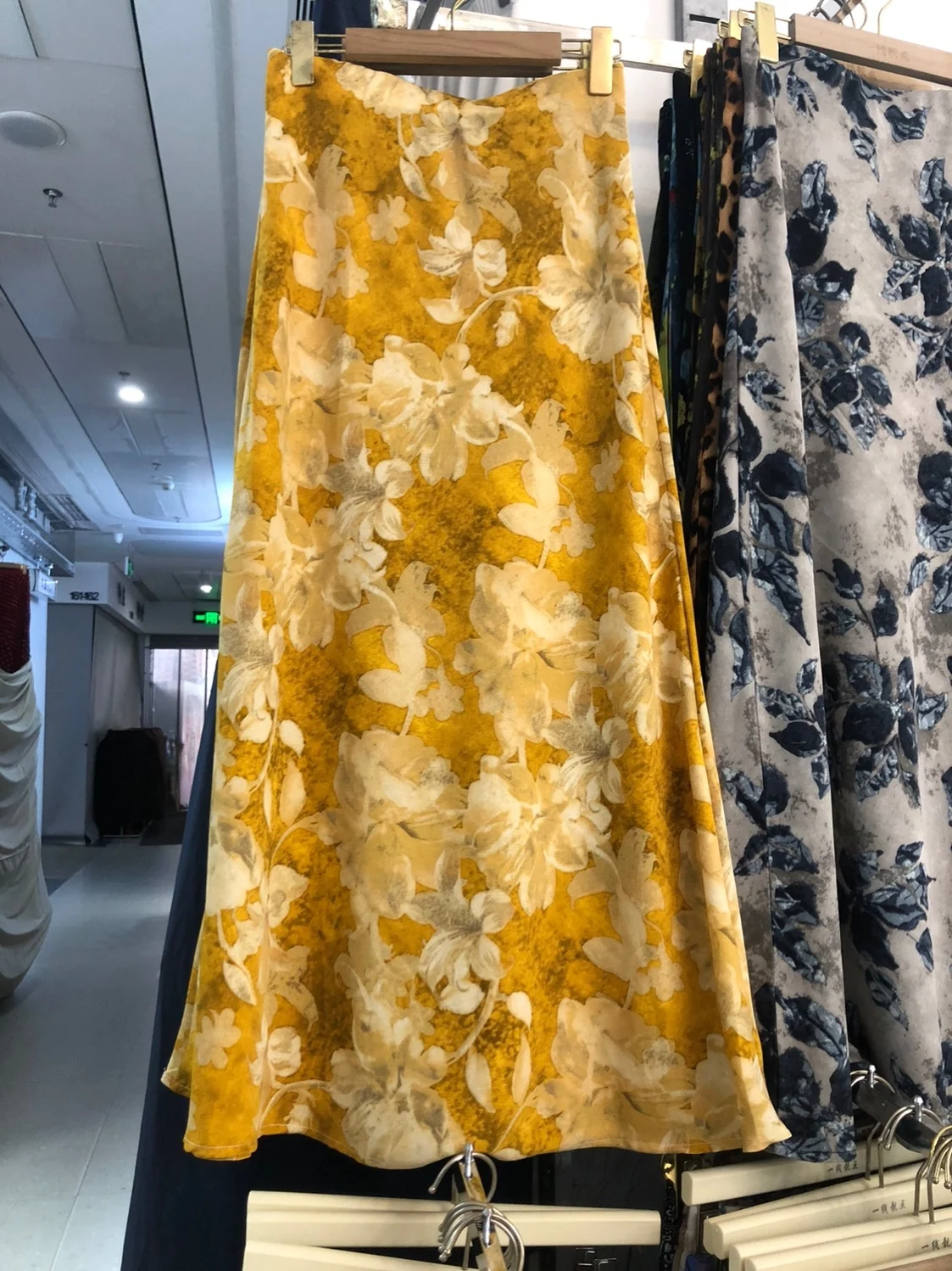 Elegant Floral Print Maxi Skirt Women's Summer 2026 Lightweight Chiffon Fish Tail Skirt High Waist A-Line Straight Cut