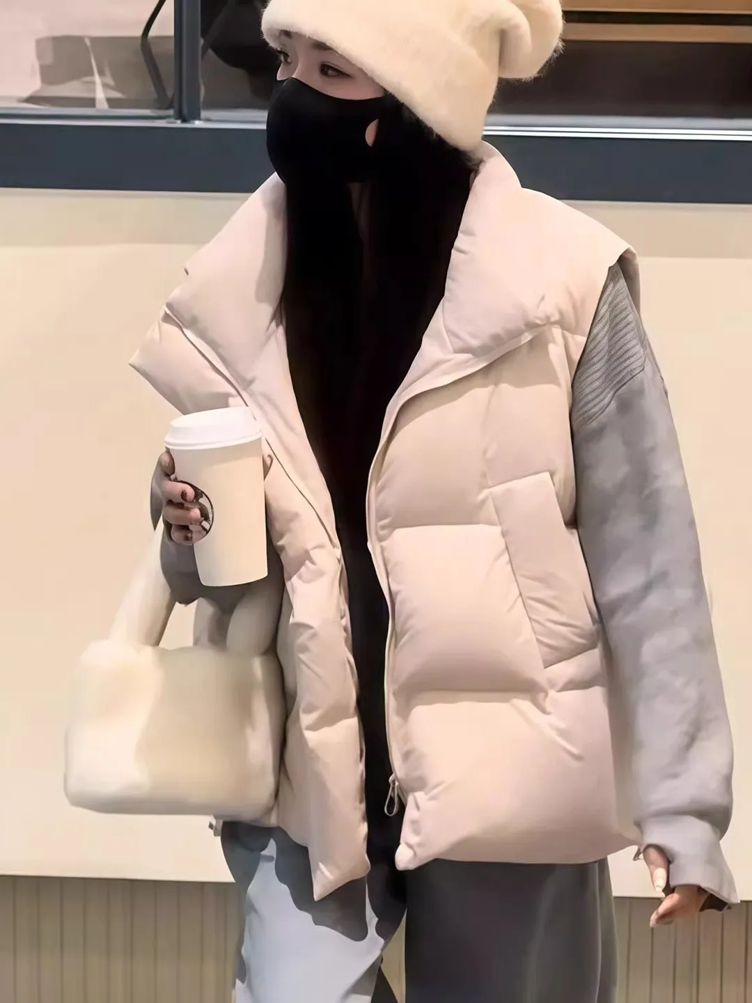 

Women's down Cotton Vest 2025 Autumn Winter New Fashion Versatile Bread Style Warm Sleeveless Shoulder Pad Vest Top