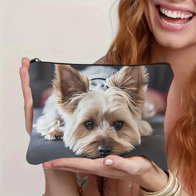 Una borsa per il trucco stampata Yorkshire Terrier: una simpatica borsa multifunzionale con cerniera, una borsa per riporre gioielli, una perfetta custodia con cerniera da viaggio.