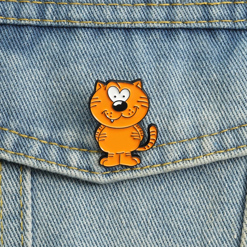 Emaille-Anstecknadeln mit Cartoon-Orange-Trib-Katze, klassische Charakter-Broschen, Anstecknadeln, Kleidung, niedlicher Tierschmuck, Geschenk für Freunde