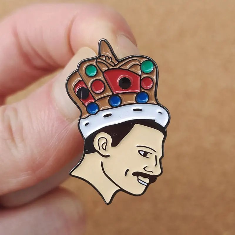 Queen King Crown Anime Lapel Pins Backpack Jeans Enamel Brooch Pin Women Fashion Jewelry Gifts Cartoon Badges