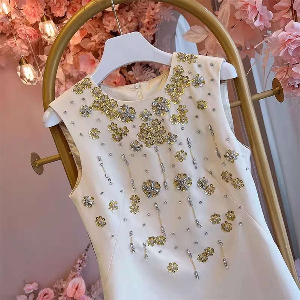 Abito da donna senza maniche in vita con diamanti fatti a mano su misura per negozio