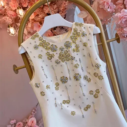 Abbigliamento da festa e vacanza