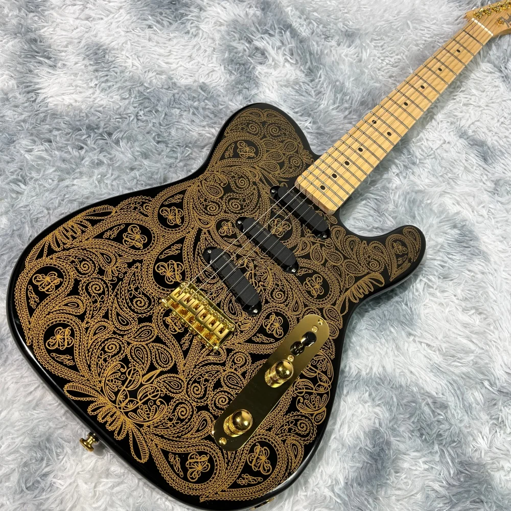 Electric guitar, gold print, maple fingerboard, gold hardware, S-S-S pickups, in stock