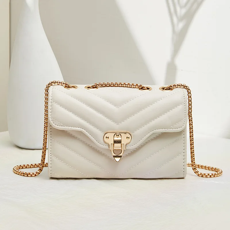 Advanced and Versatile Small Square Bag, New Fashionable and Simple Small Fragrance Chain, V-shaped Embroidered Solid