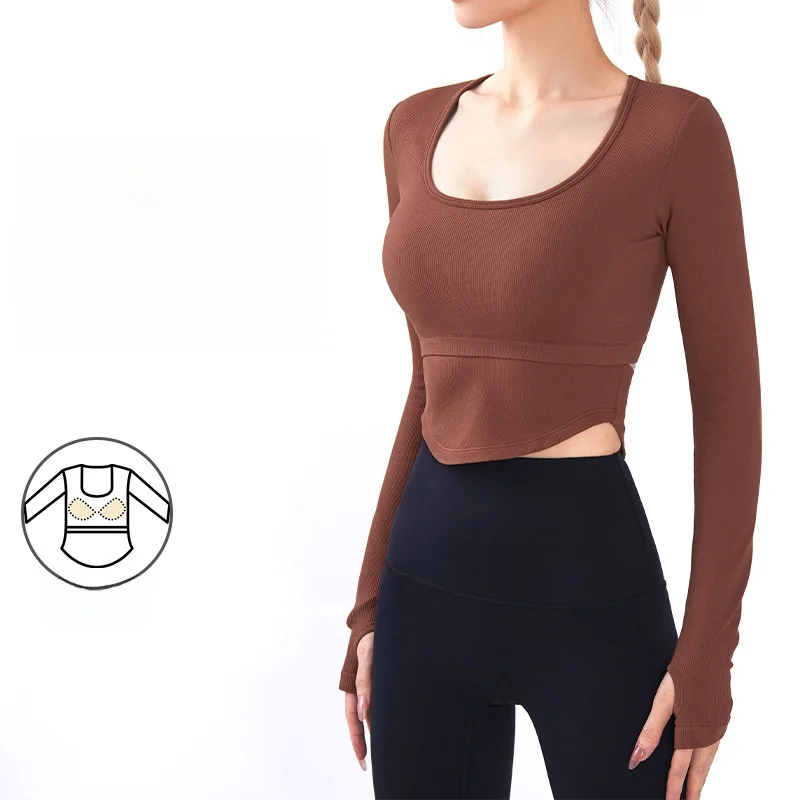 

AMI новый женский короткий костюм для йоги с длинным рукавом, спортивный топ для фитнеса с накладкой на грудь, красивая спина, U-образная ступенька