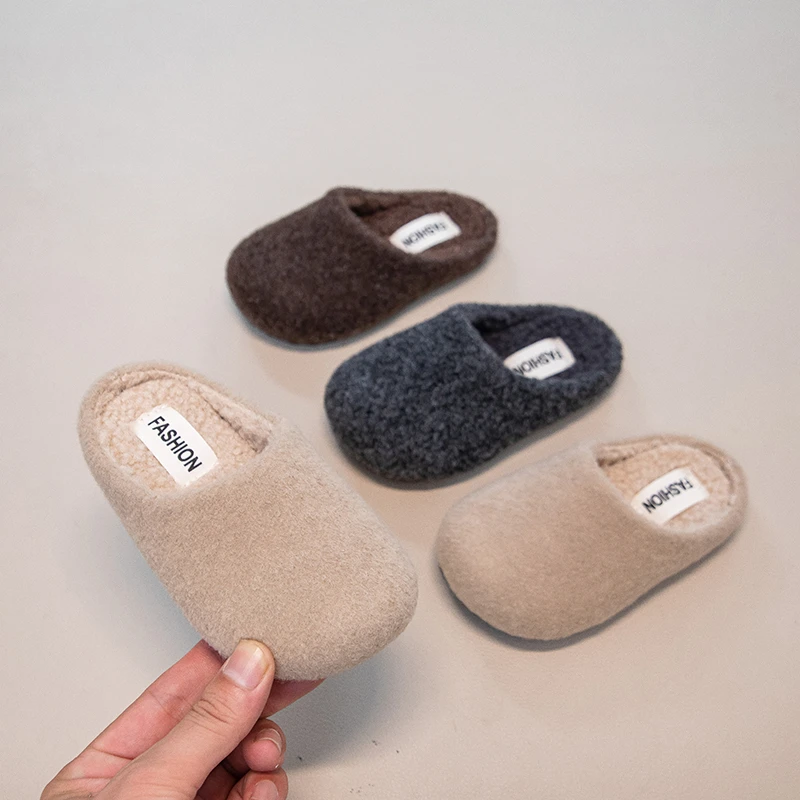 

2025 Kids Fleeces Solid Color Furry Slippers Children Fur Flip Flops Girls Sliders Flat Slides Warm Slippers Indoor Shoes