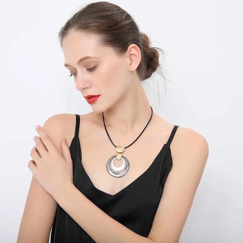 jewelry popular European and American autumn and winter fashion popular round brushed short URL environmenta