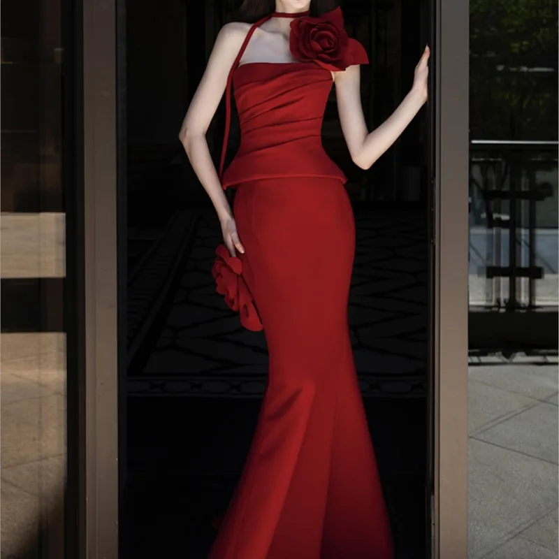 

Wine red toast banquet fishtail long temperament host breast dress