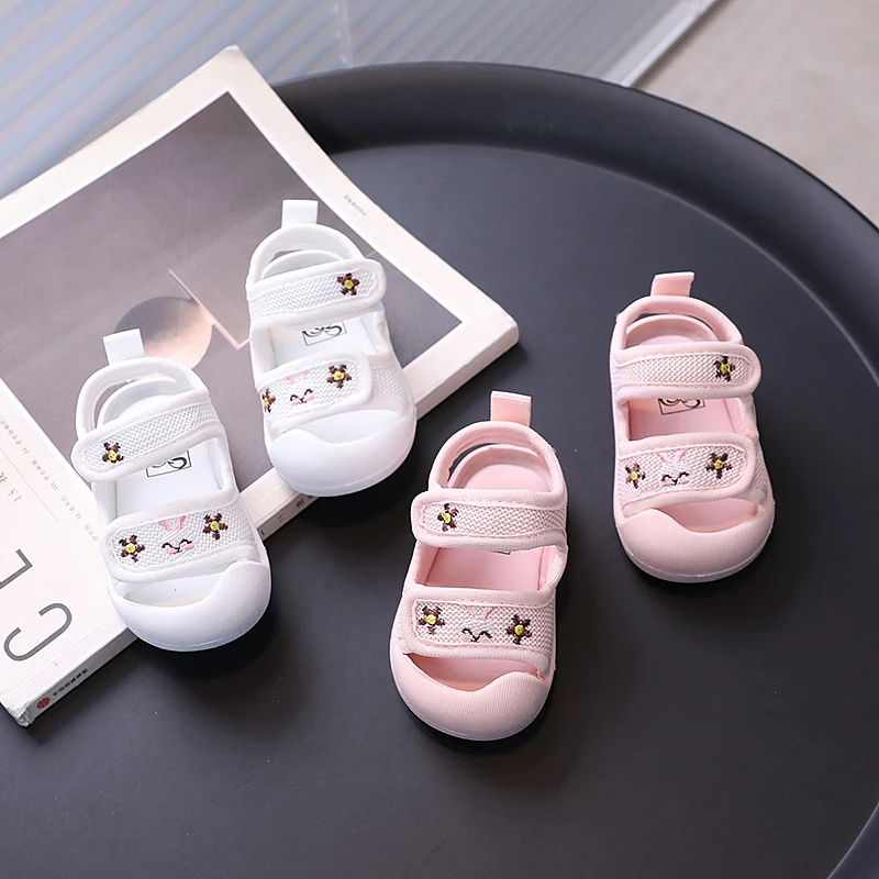 Baby Baby Zachte Onderkant Gesloten Teen Zomer Sandalen Voor Meisjes 2024 Zomer Gesloten Neus Prinses Schoenen Mesh Ademende Peuter Schoenen