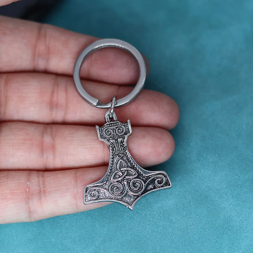 Viking Battle Axe Celtic Pendant Keychain For Men Women Spiral Celtic Knot Thor\'s Hammer Pendants Key Chains Amulet Jewelry