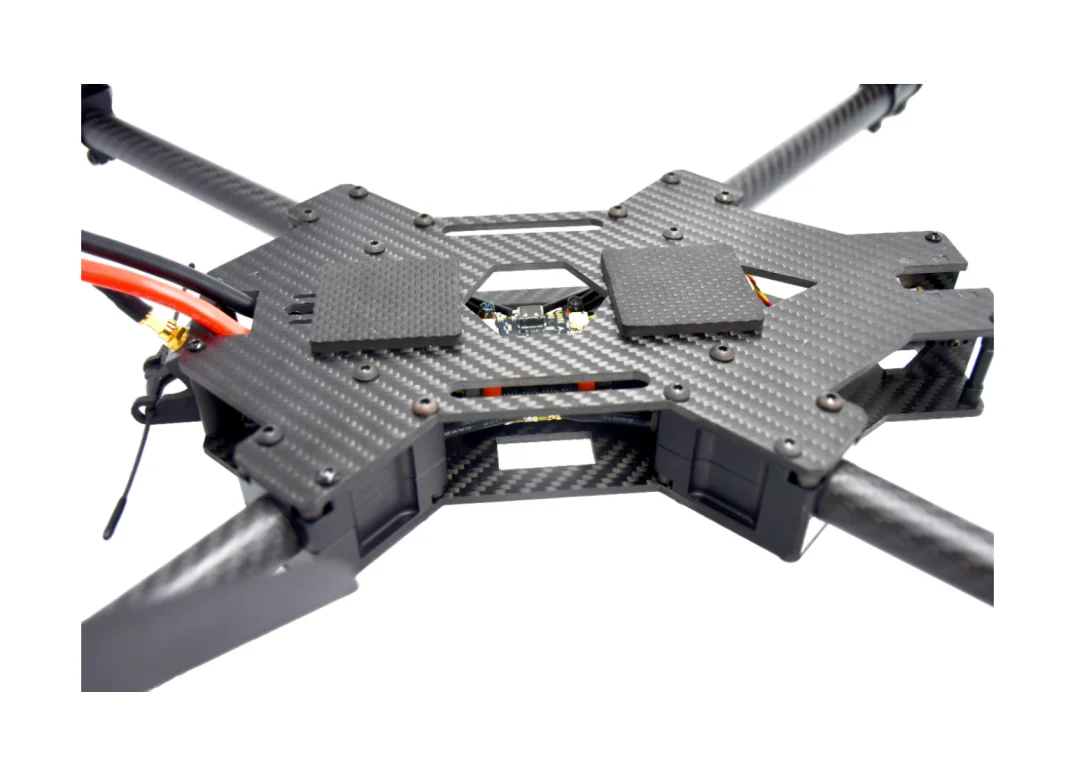 طائرة بدون طيار FPV جديدة مقاس 13 بوصة مع قدرة تحمل ممتازة، وأقصى قدرة تحميل 8 كجم، وقدرة طيران متميزة