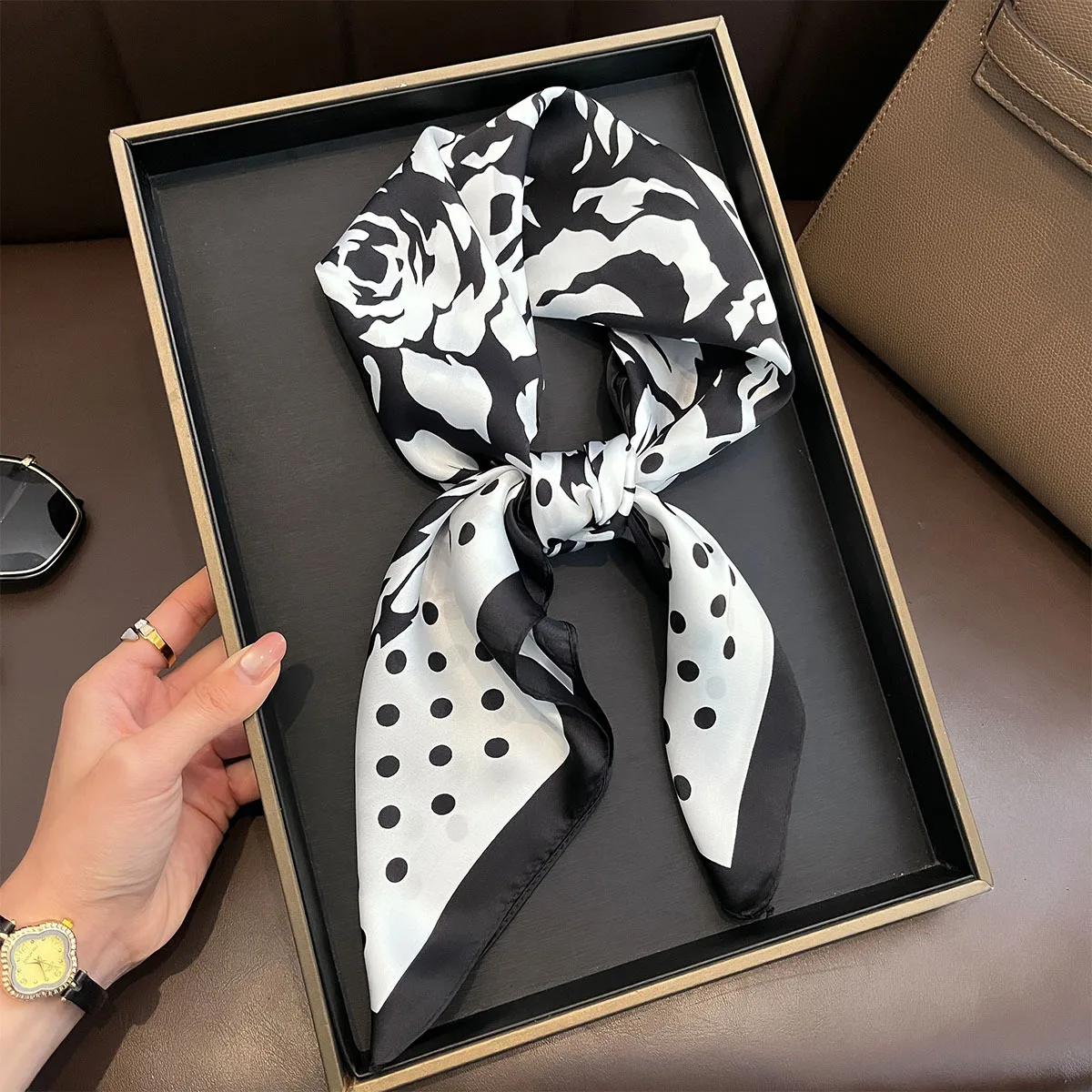 Luxus Polka Dot Kamelie Blume Schals Weiche Satin Quadrat 70*70 cm Schals Halstuch Frauen Schals Hijab Schal