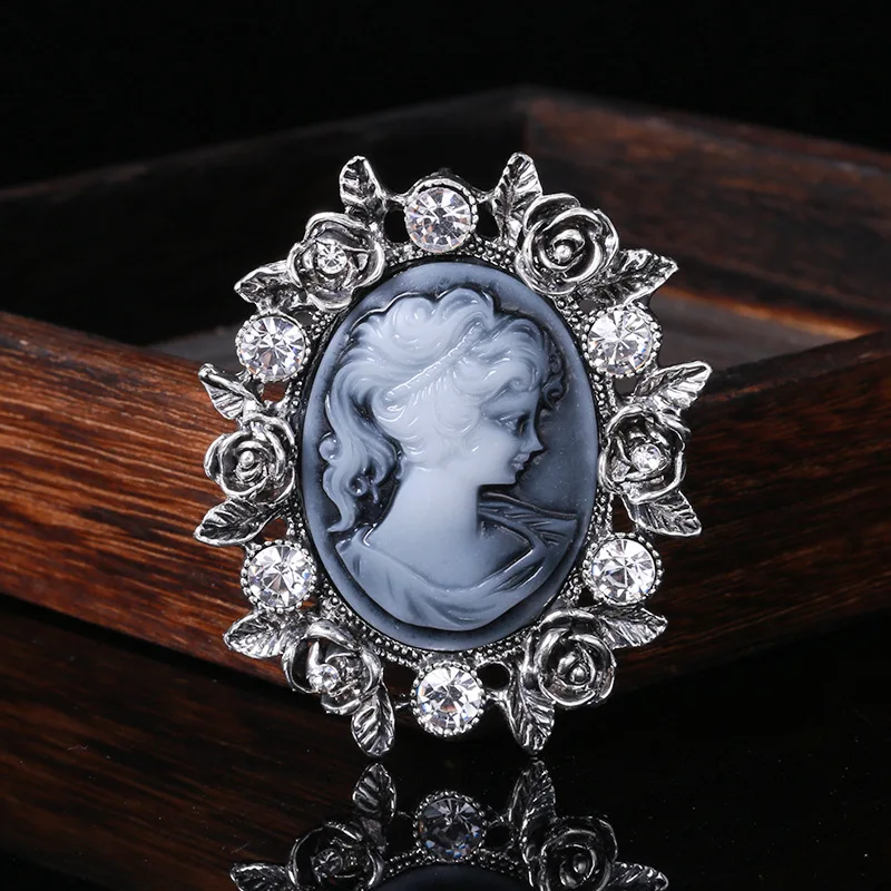 Elegant Women Crystal Human Avatar Vintage Badges High Quality Brooches Pins Clothing Coat Palace Flower Buckle Corsage Pin Gift