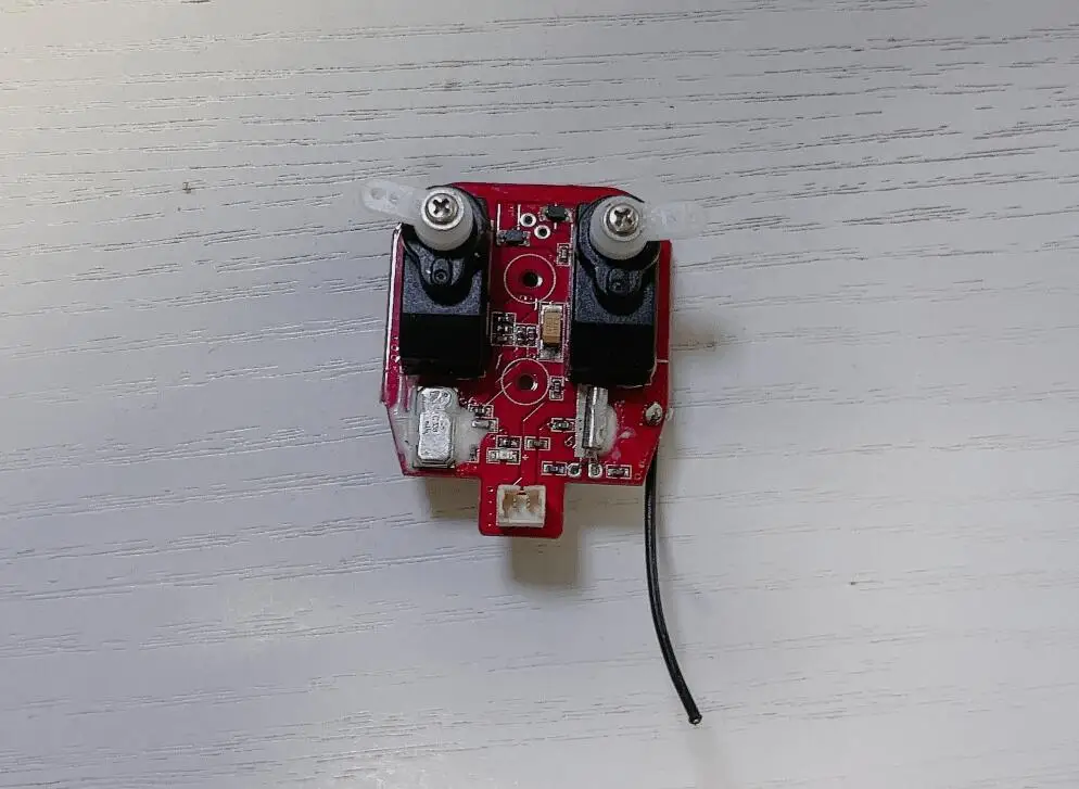 Контроллер полета SYMA-F3-R-V3 F3 и два сервопривода в сочетании для гелей SYMA RC Контроллер полета SYMA-F3-R-V3 F3 и два сервопривода в сочетании для гелей SYMA RC