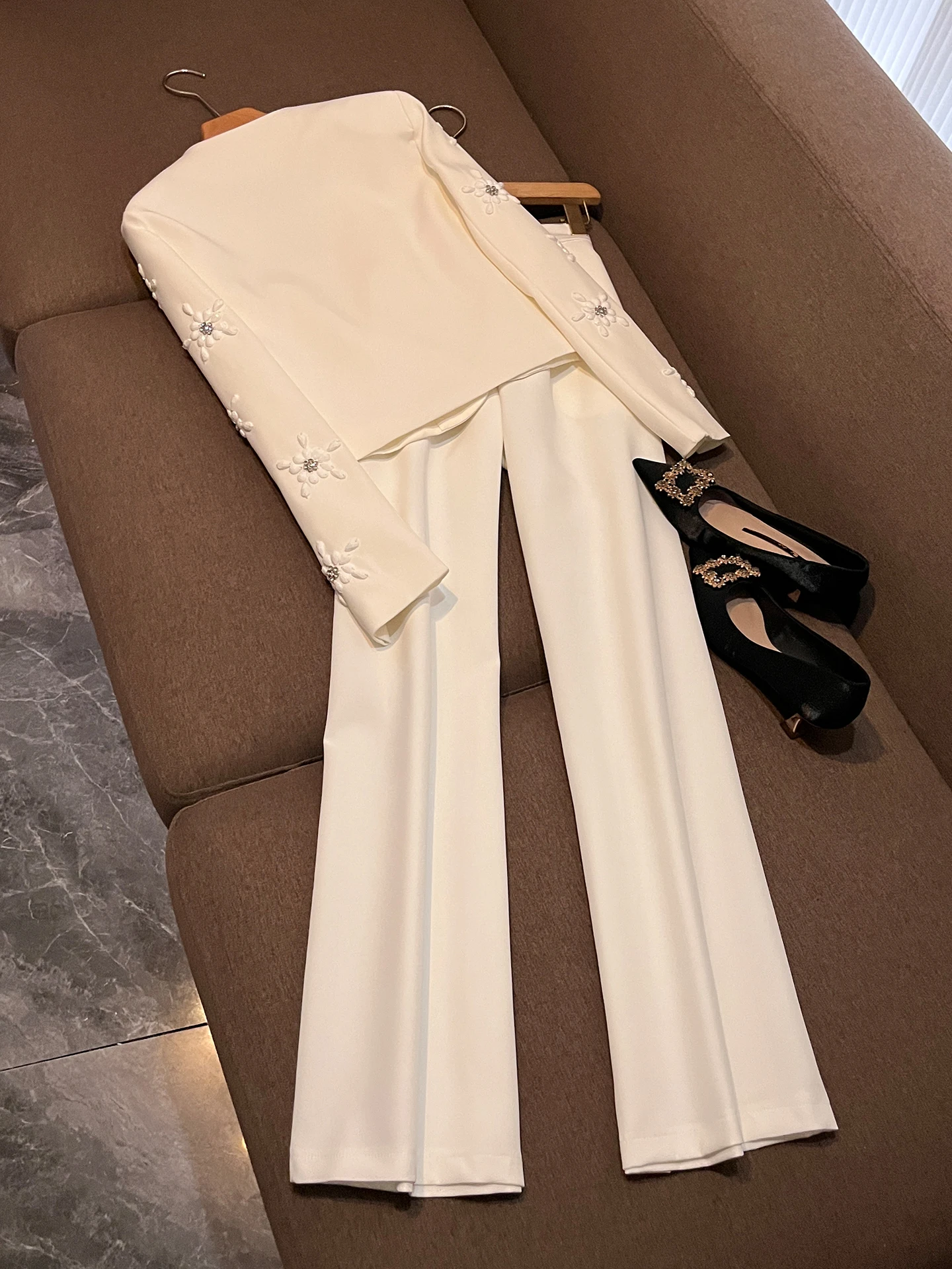 White Heavy Embellished Suit Set Women's Slim Fit Two Piece Fashionable Ensemble P886 Long Sleeve Button up Polyester Fiber
