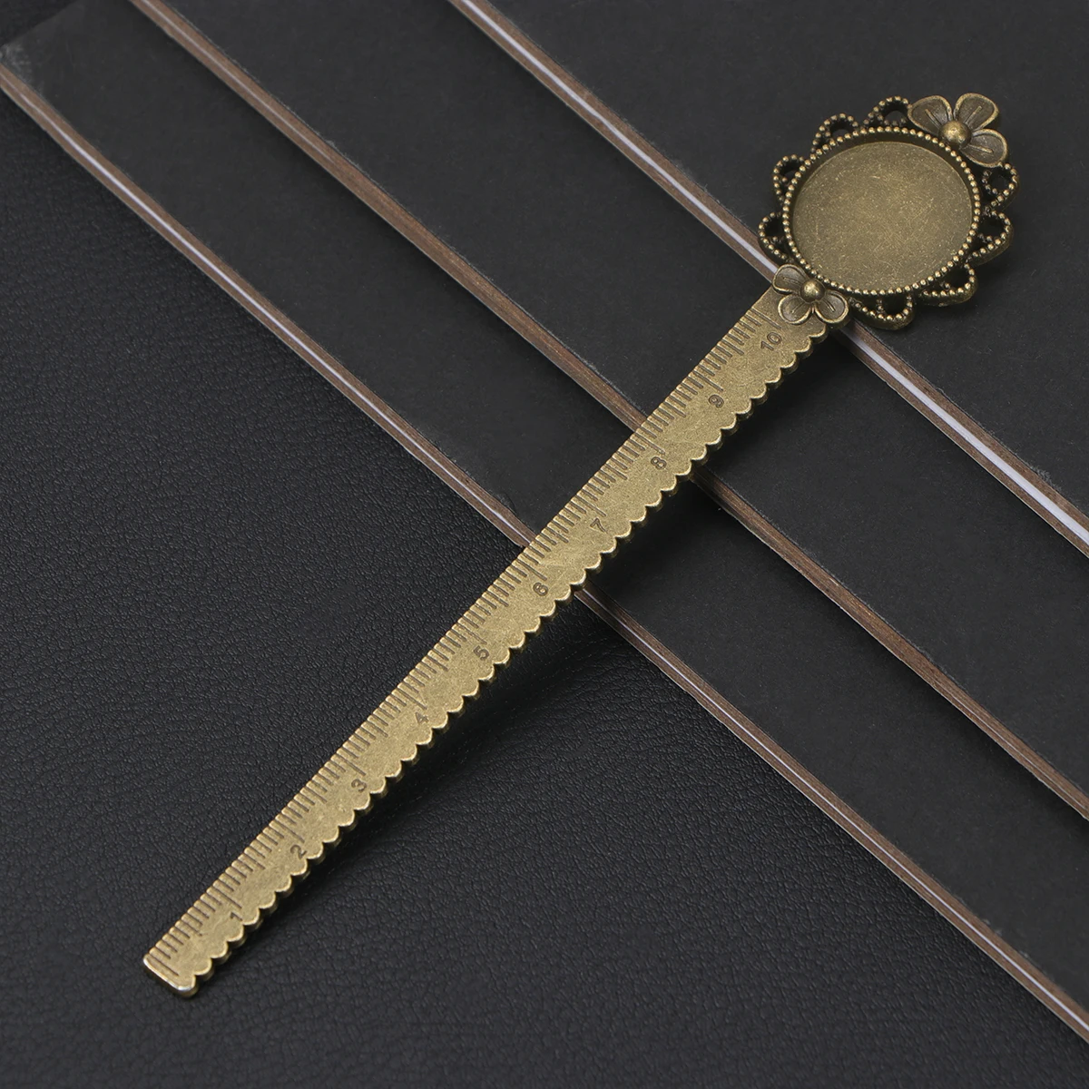 

10pcs Retro Ruler Metal Multifunctional Drafting Template For Students Handwriting Drawing Stationery (20Mm Purfle