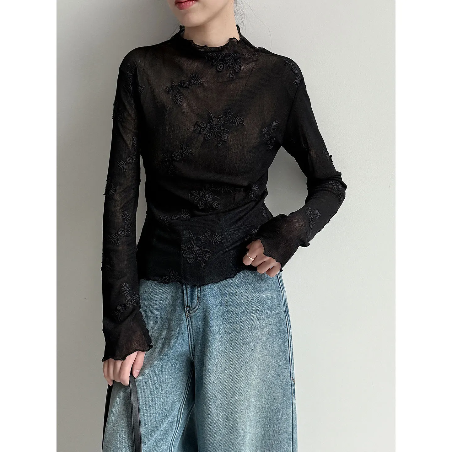 Gentle Wind Stand Collar Embroidered Mesh Bottoming Shirt for Women 2026 Early Spring New Inner Top