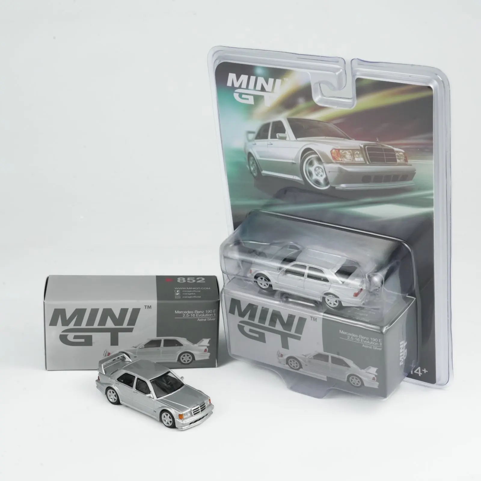 

MINIGT 1:64 Mercedes-Benz 190E 2.5-16 Evolution II Astral Silver MGT00852-CH Игрушки из сплава, литая под давлением металлическая модель для детей